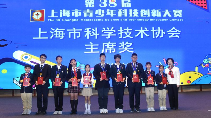 新能源行业数字孪生：构建虚拟镜像，助力智慧运维**